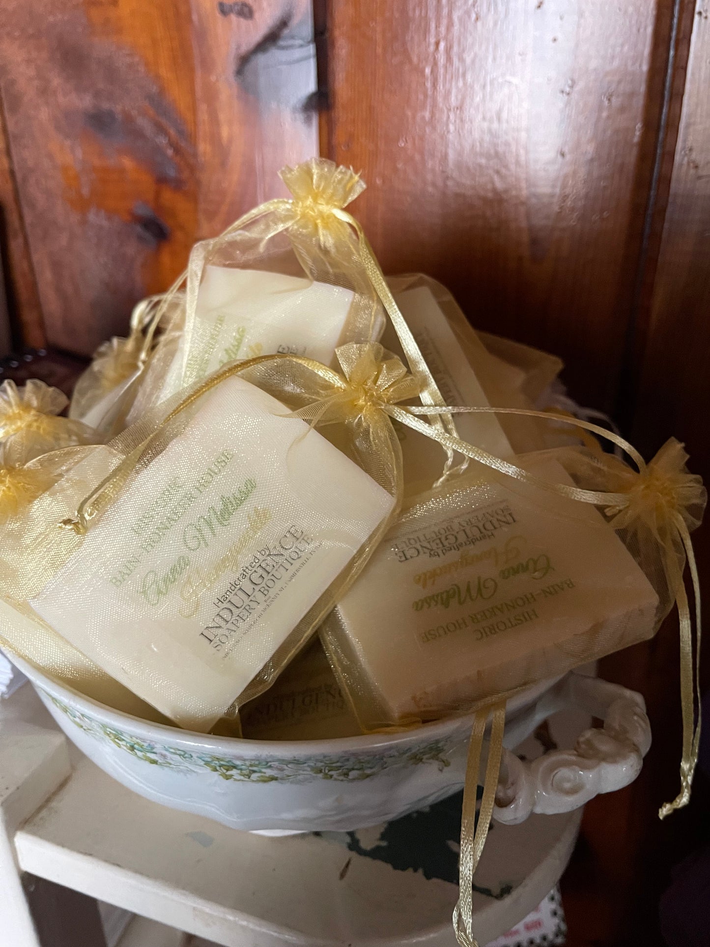 Anna-Melissa Soap Bar in Honeysuckle Scent