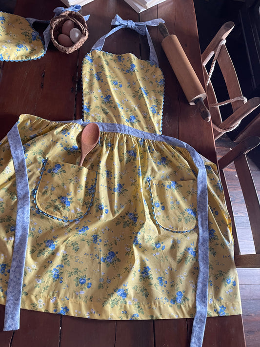 Vintage Replica Fabric Apron Set of 2 One Adult Size and One Child Size