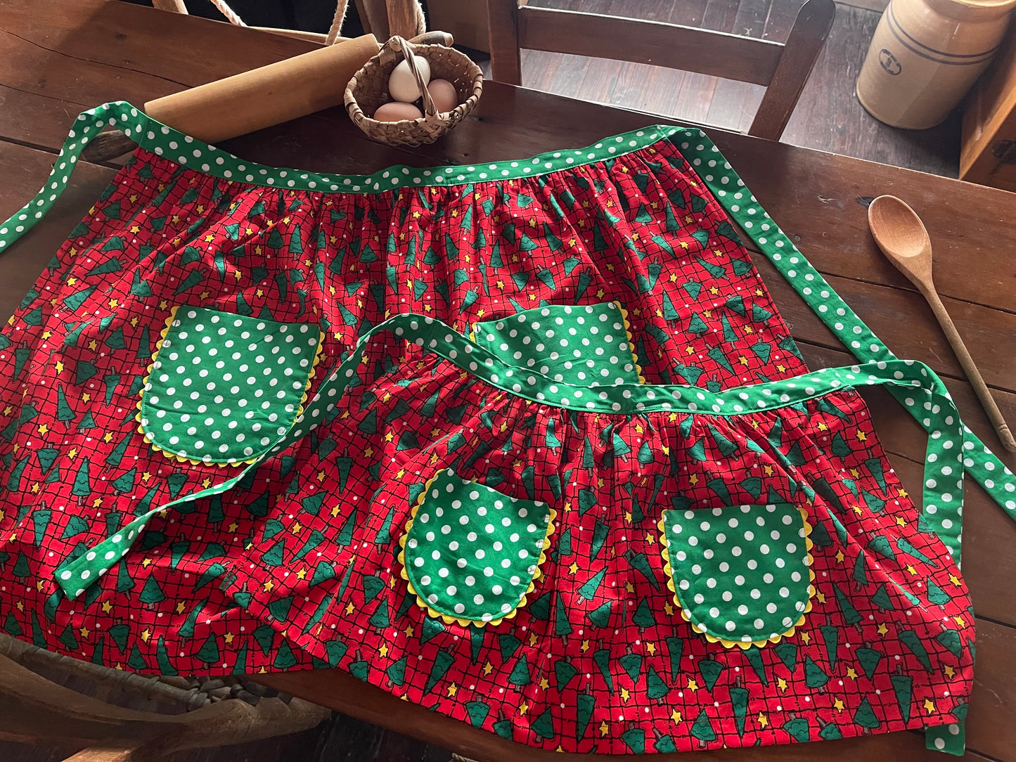 Christmas Aprons Set of 2 One Adult One Child