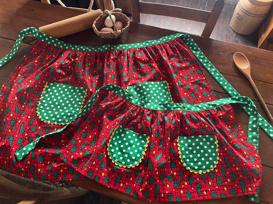 Christmas Aprons Set of 2 One Adult One Child