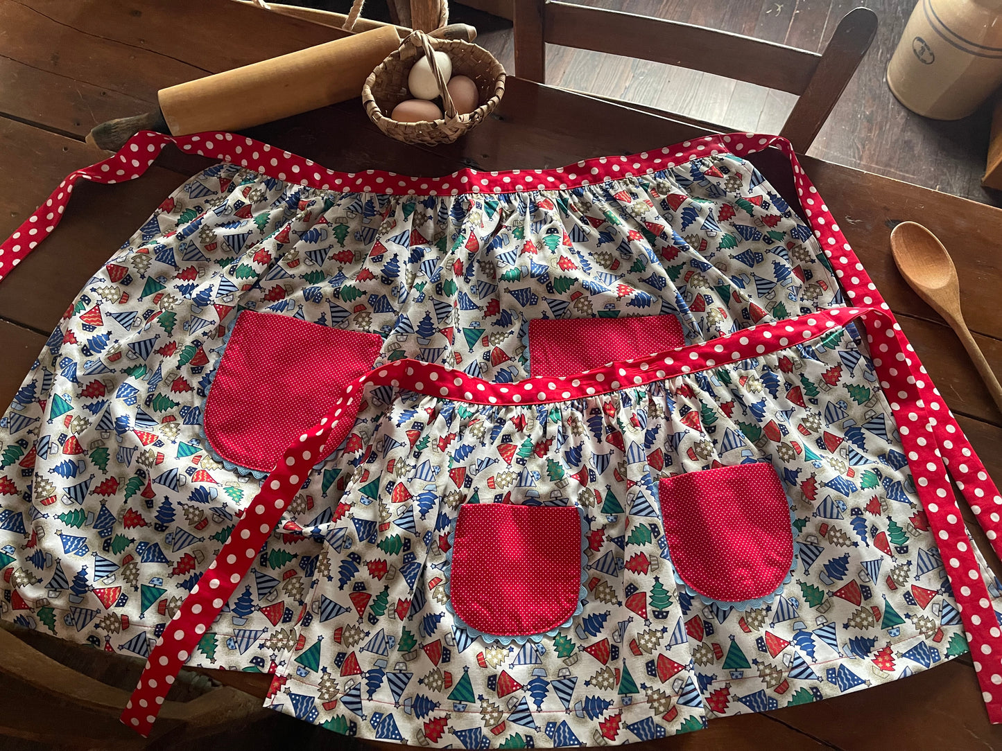 Christmas Aprons Set of 2 One Adult One Child